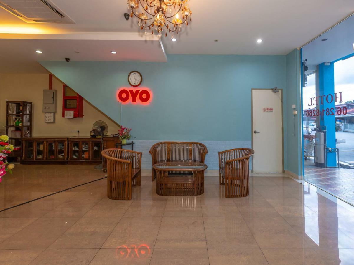 Oyo 1118 Starfish Hotel Malacca Buitenkant foto